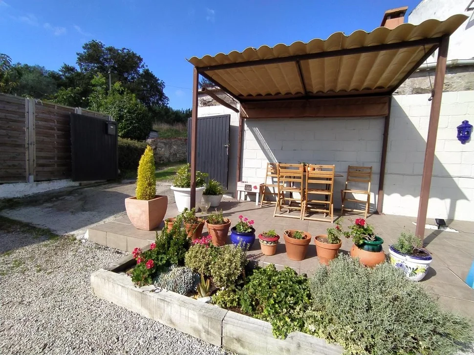 Se vende casa adosada con piscina en doso, narón