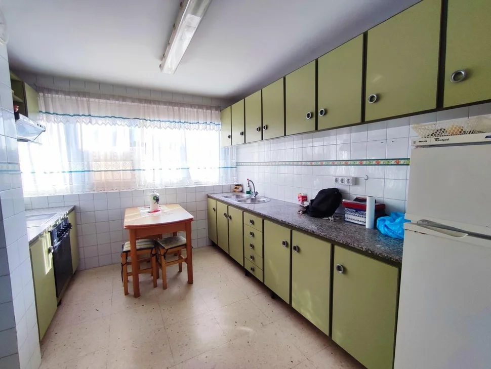 Se vende piso amueblado en caranza, ferrol