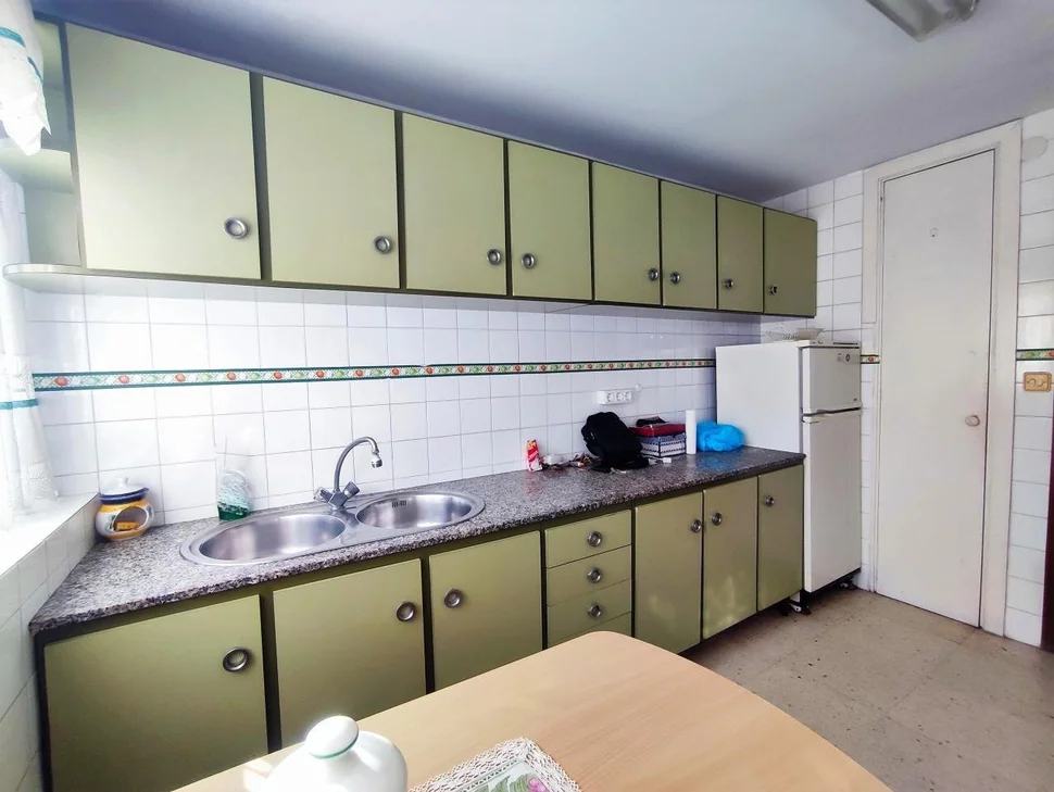 Se vende piso amueblado en caranza, ferrol