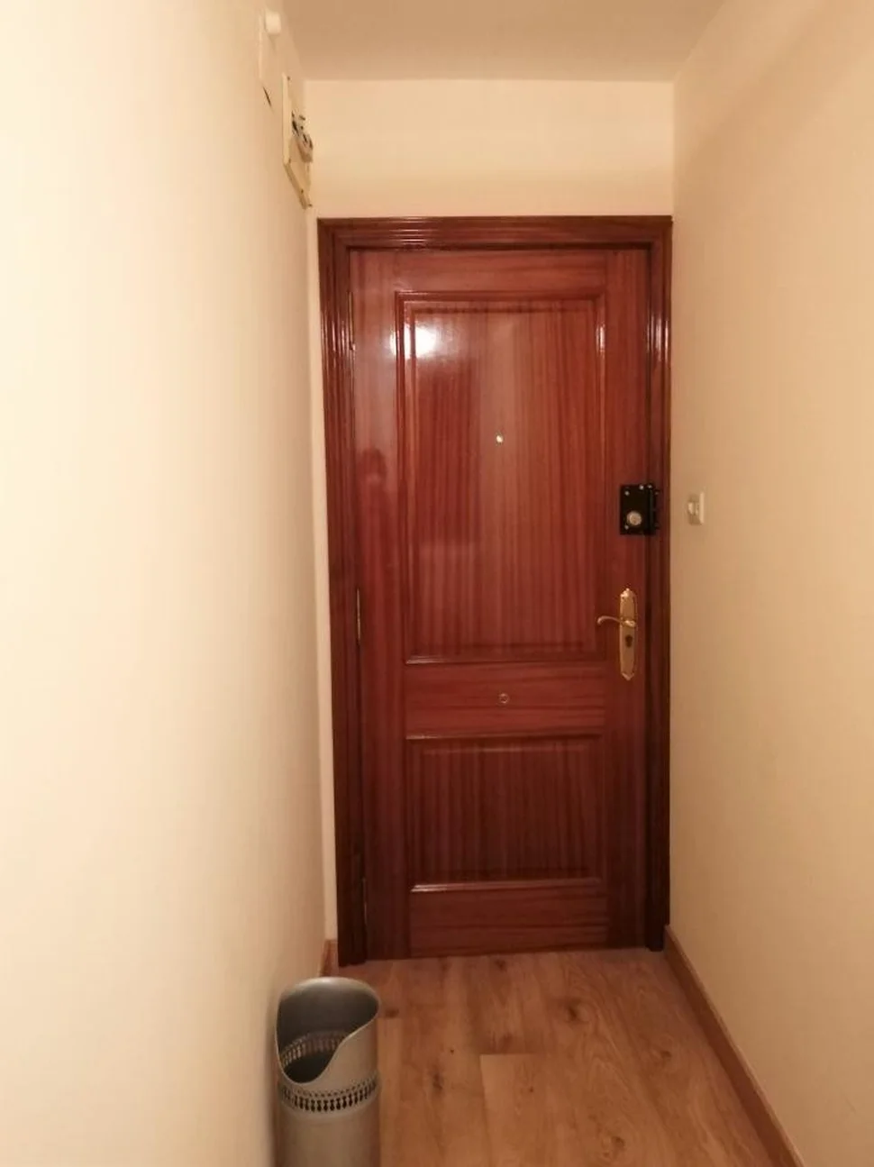 Se vende piso reformado, amueblado y con ascensor