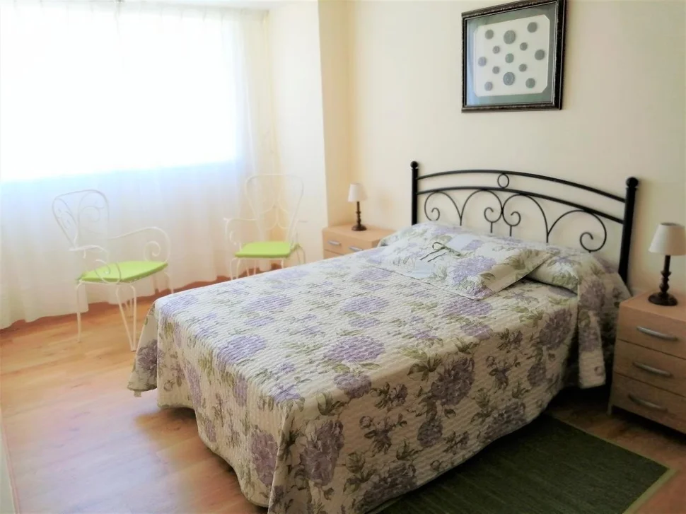 Se vende piso reformado, amueblado y con ascensor