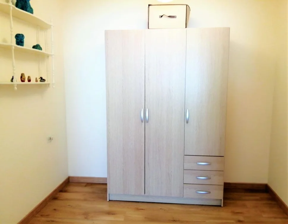 Se vende piso reformado, amueblado y con ascensor