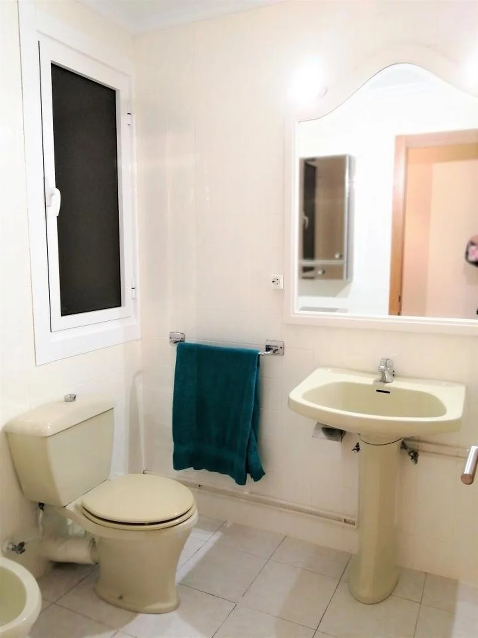 Se vende piso reformado, amueblado y con ascensor