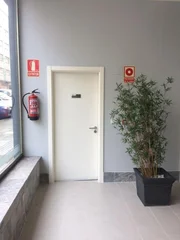 Se vende o alquila local de 800 metros en zona comercial en ultramar, ferrol