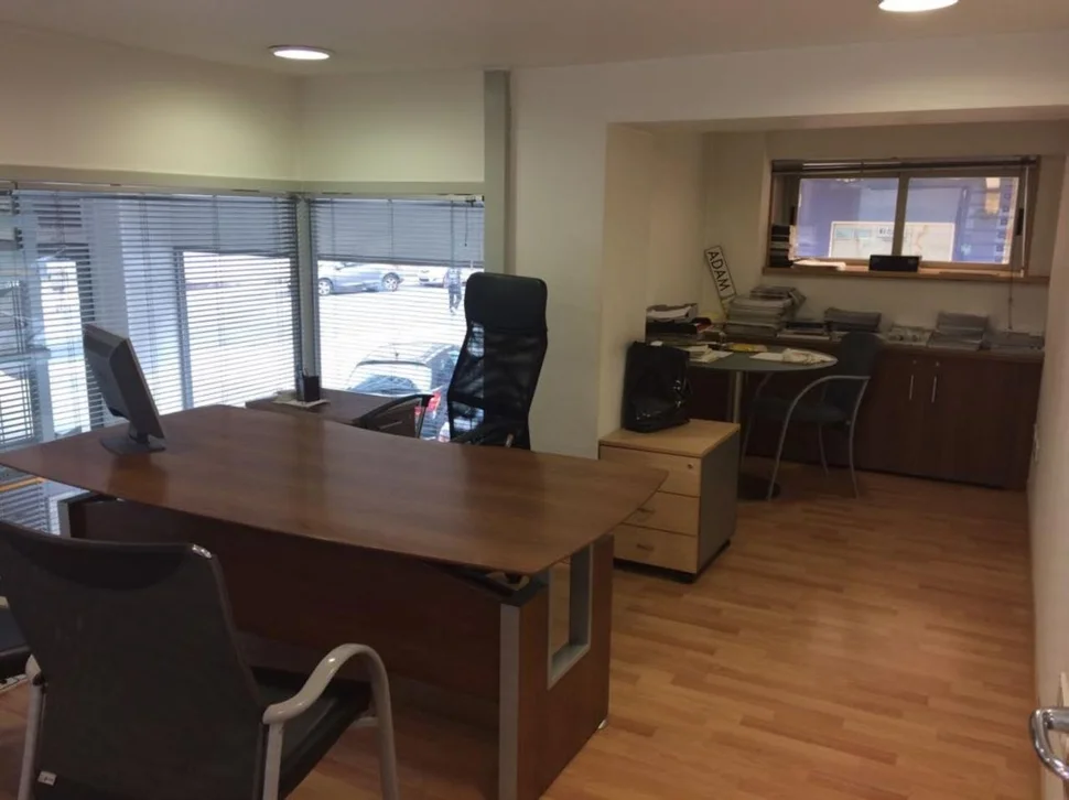 Se vende o alquila local de 800 metros en zona comercial en ultramar, ferrol