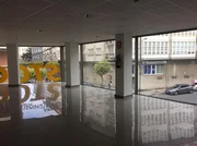 Se vende o alquila local de 800 metros en zona comercial en ultramar, ferrol