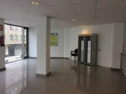 Se vende o alquila local de 800 metros en zona comercial en ultramar, ferrol
