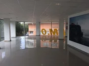 Se vende o alquila local de 800 metros en zona comercial en ultramar, ferrol