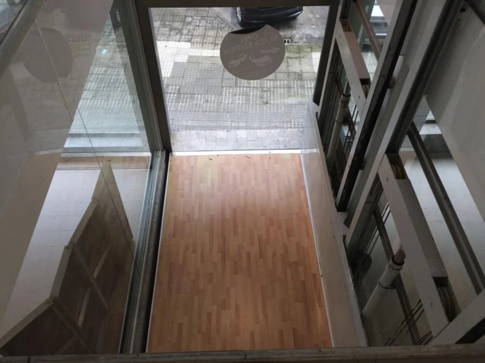 Se vende o alquila local de 800 metros en zona comercial en ultramar, ferrol