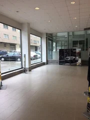 Se vende o alquila local de 800 metros en zona comercial en ultramar, ferrol