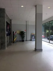 Se vende o alquila local de 800 metros en zona comercial en ultramar, ferrol