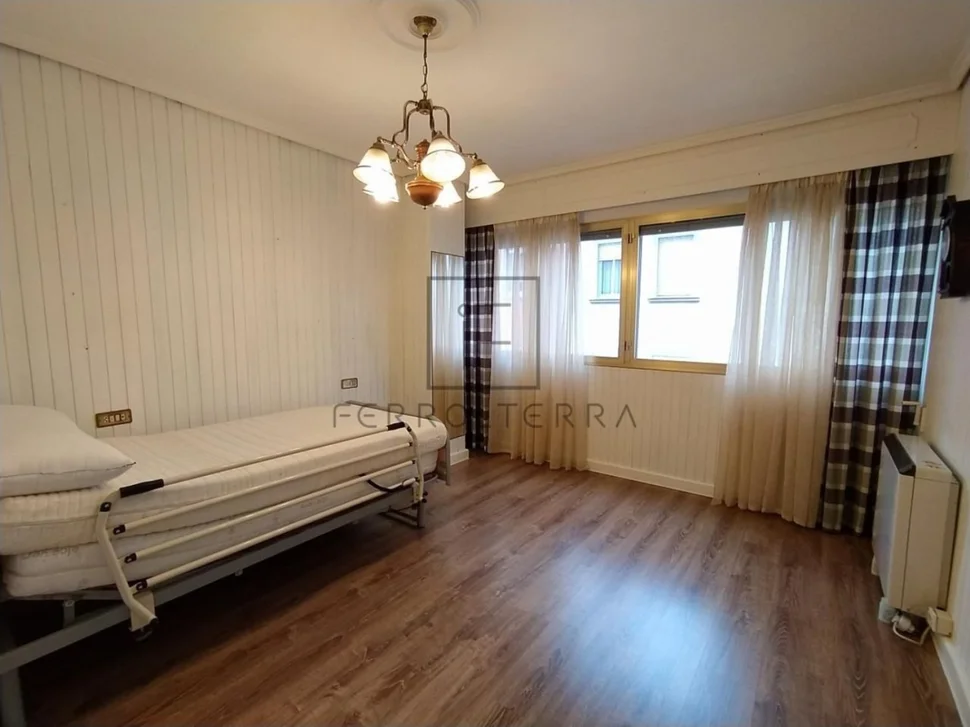 Se vende o alquila con opción a compra piso con terraza y ascensor en la zona del inferniño