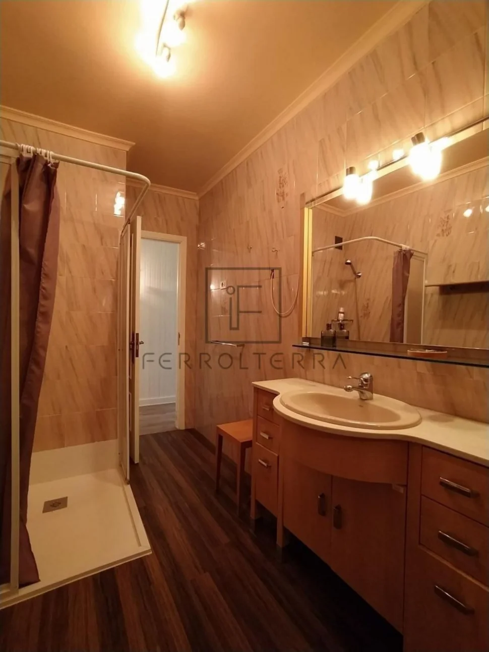 Se vende o alquila con opción a compra piso con terraza y ascensor en la zona del inferniño