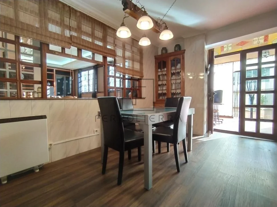 Se vende o alquila con opción a compra piso con terraza y ascensor en la zona del inferniño