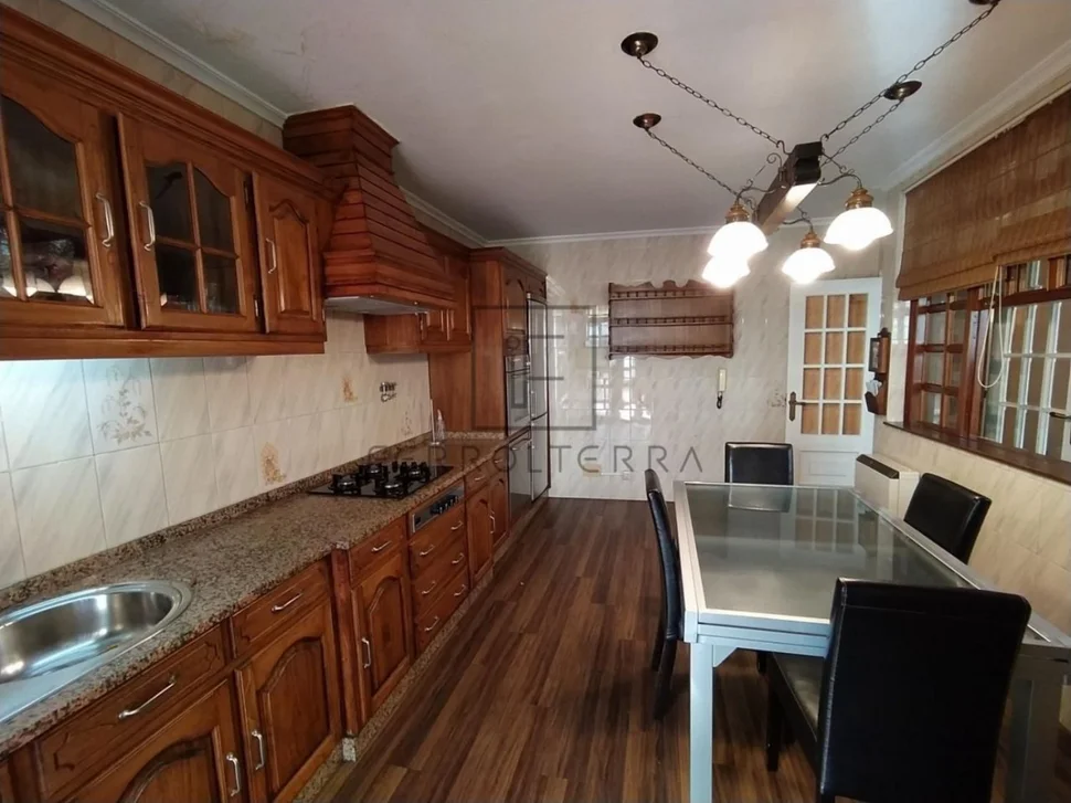 Se vende o alquila con opción a compra piso con terraza y ascensor en la zona del inferniño