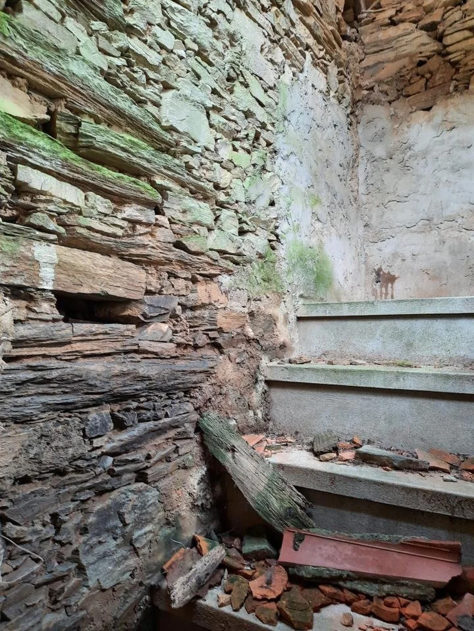 Casa de piedra para reformar en valdoviño