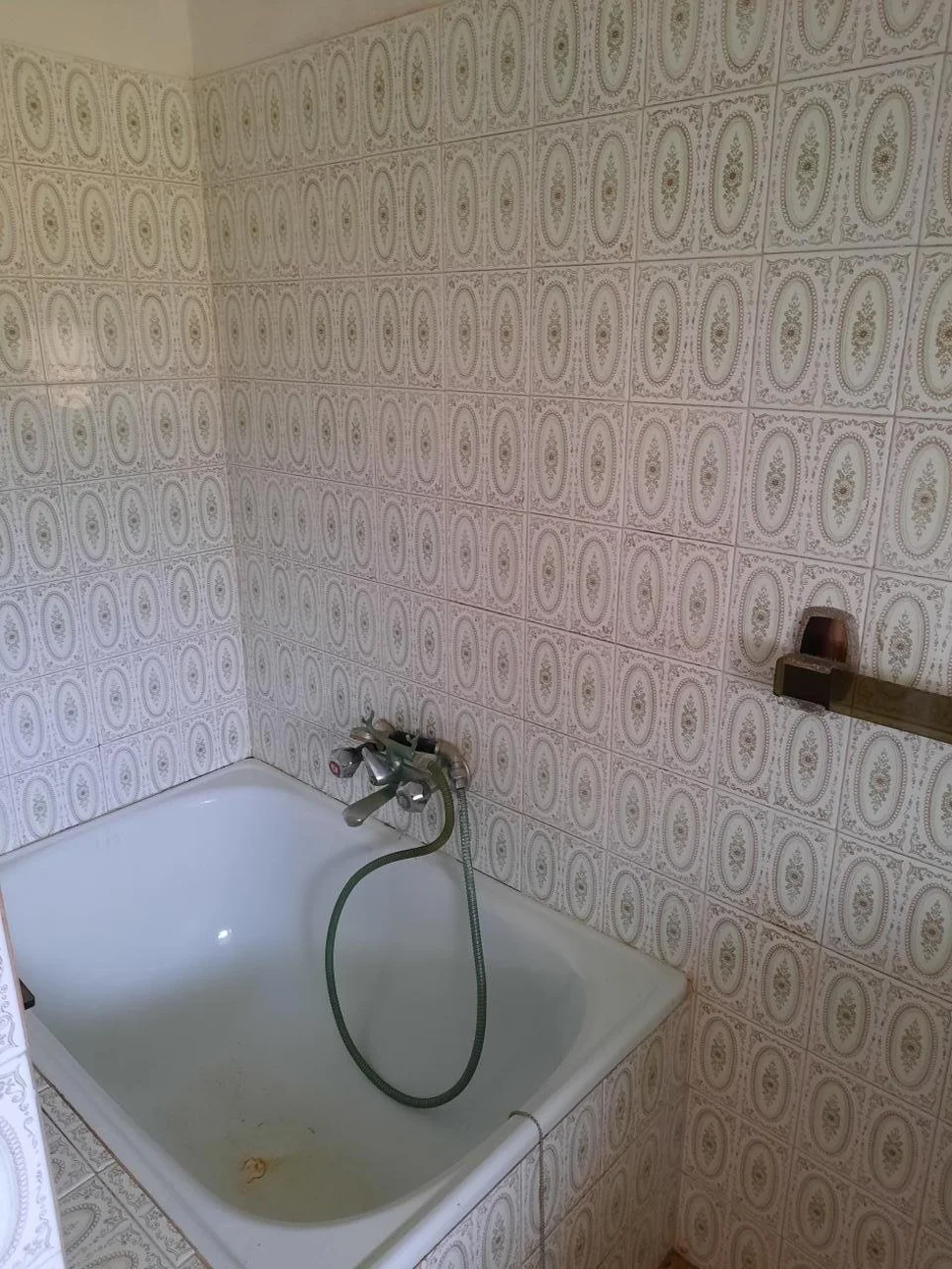 Casa de piedra para reformar con finca opcionable