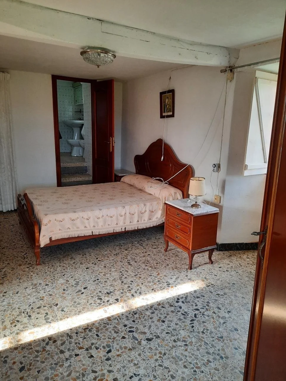 Casa de piedra para reformar con finca opcionable