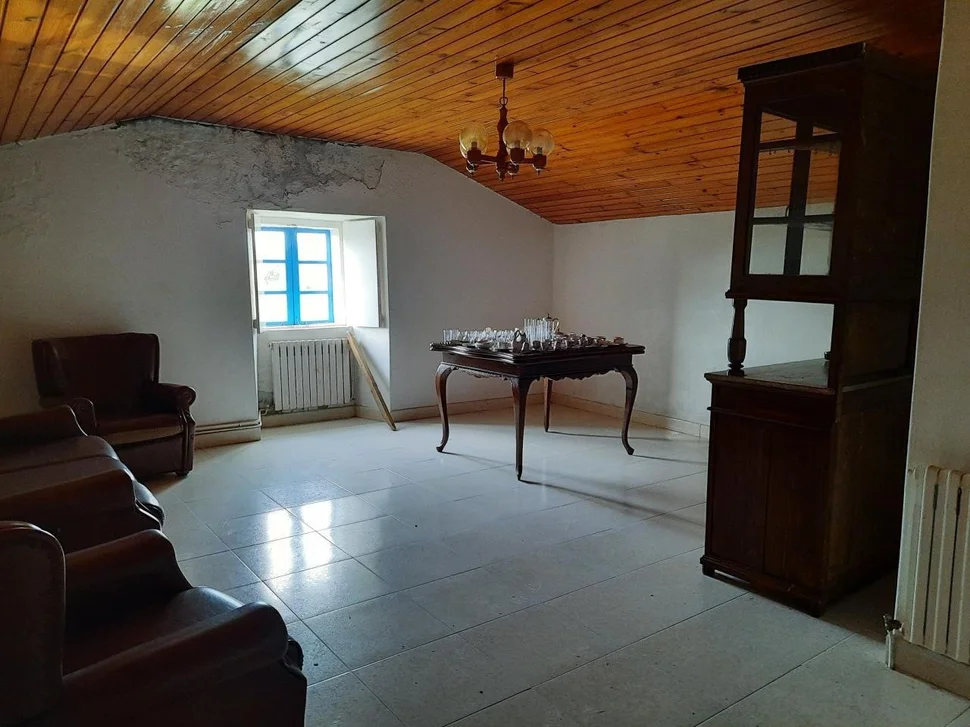 Casa de piedra para reformar con finca opcionable