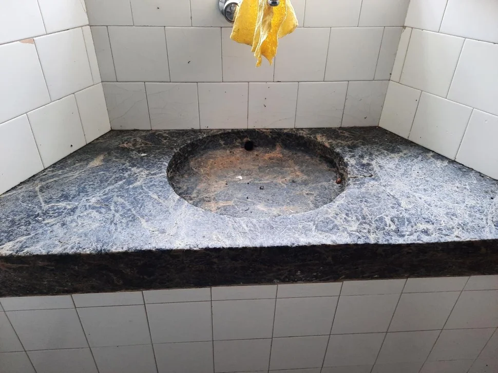 Casa de piedra para reformar con finca opcionable