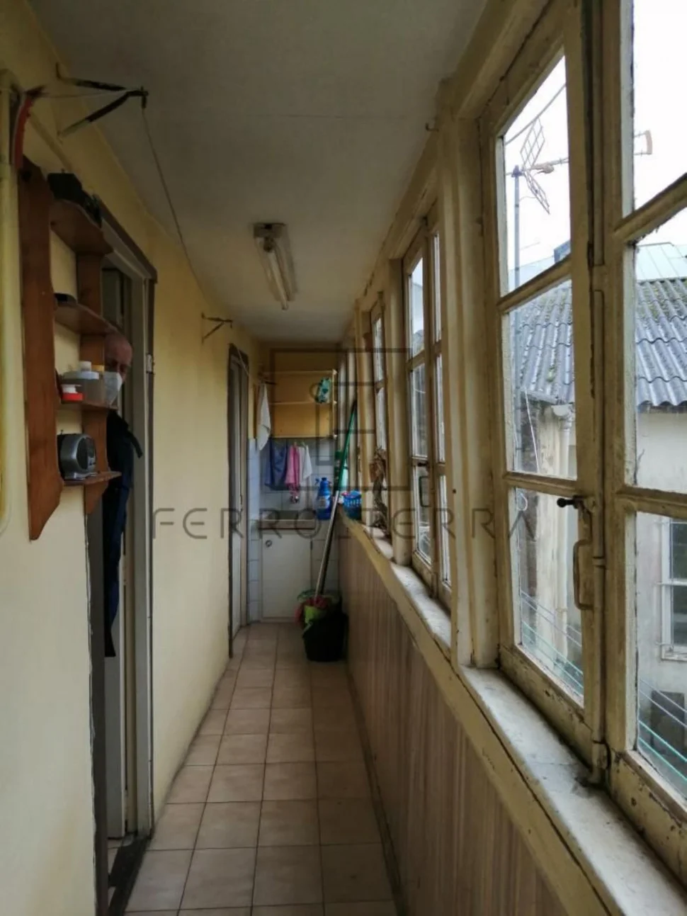 Vendemos casa de piedra para restaurar en puerto, ferrol