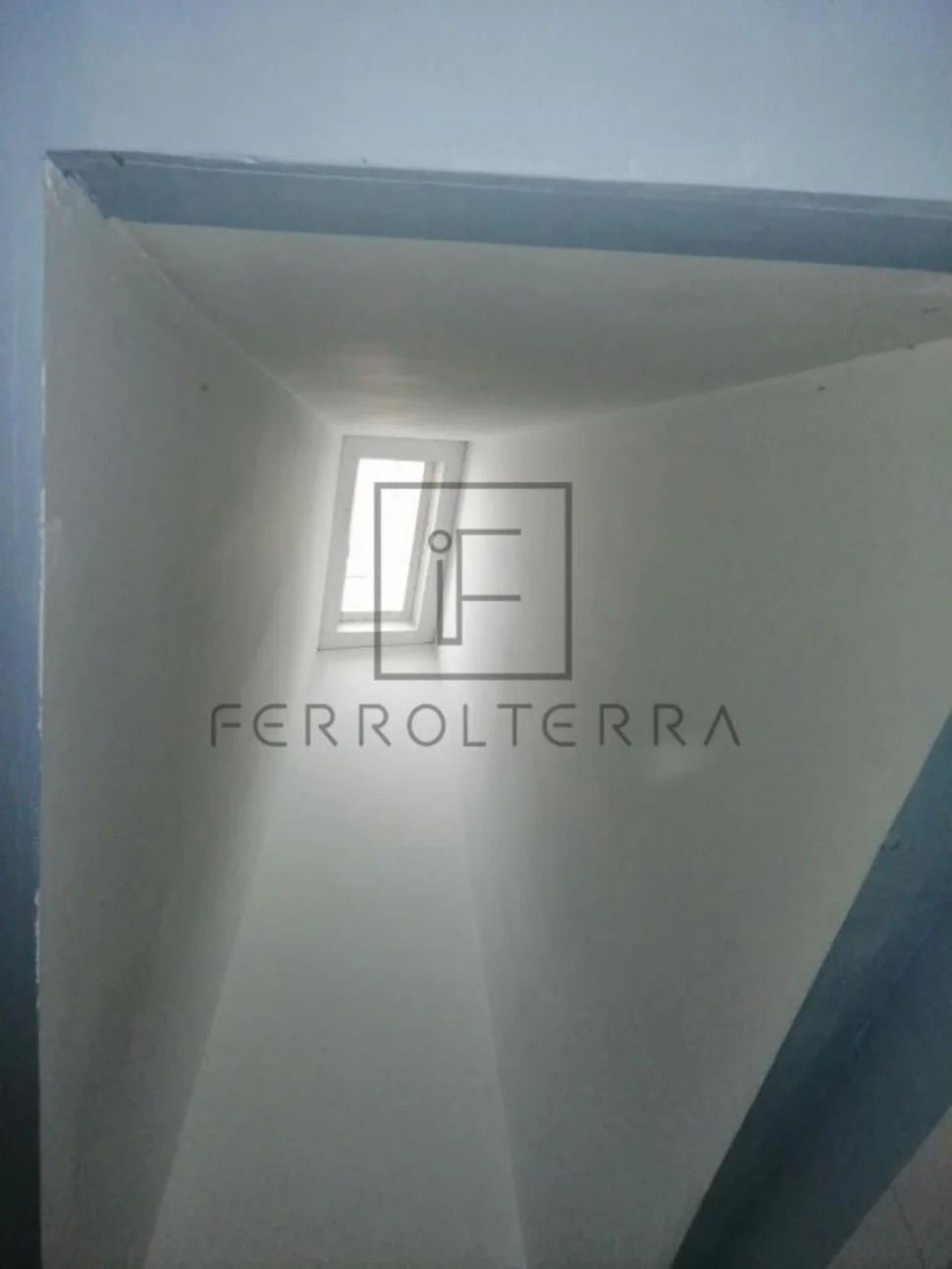 Vendemos casa de piedra para restaurar en puerto, ferrol