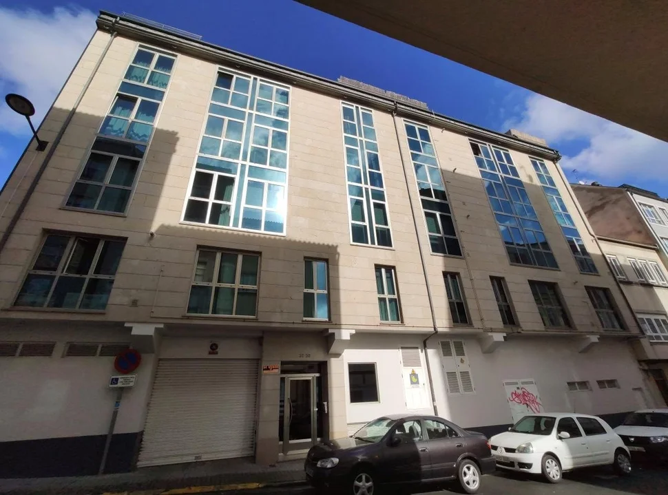 Se vende piso en la calle deporte (ferrol)