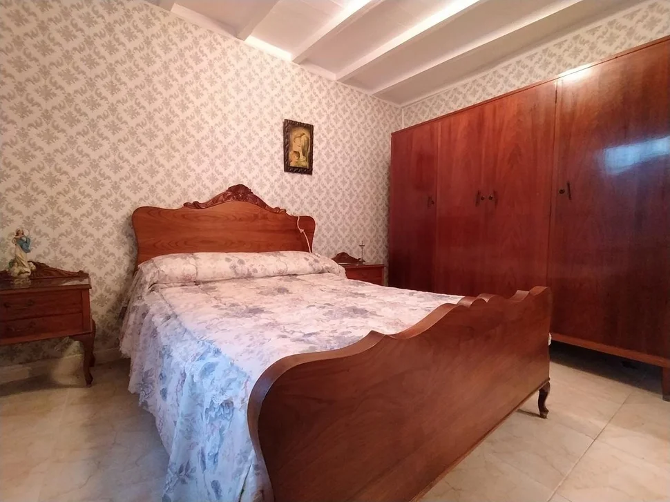 Casa adosada en el couto para reformar