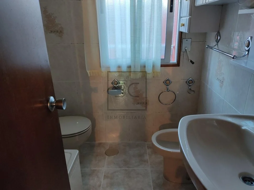 Casa con bodega en mugardos