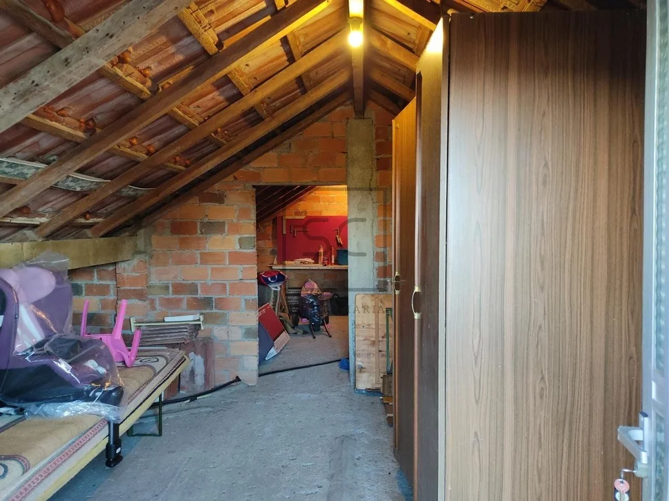 Casa con bodega en mugardos