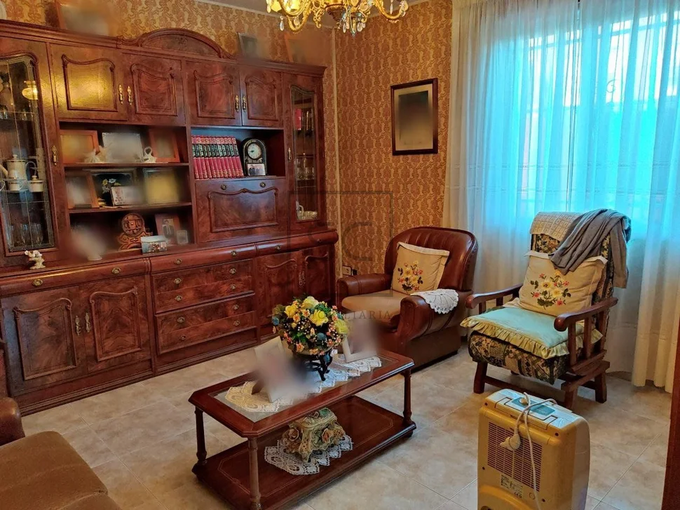 Casa con bodega en mugardos