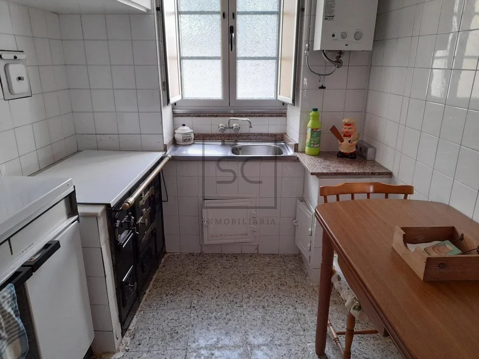 Casa de piedra con finca en franza, murgados