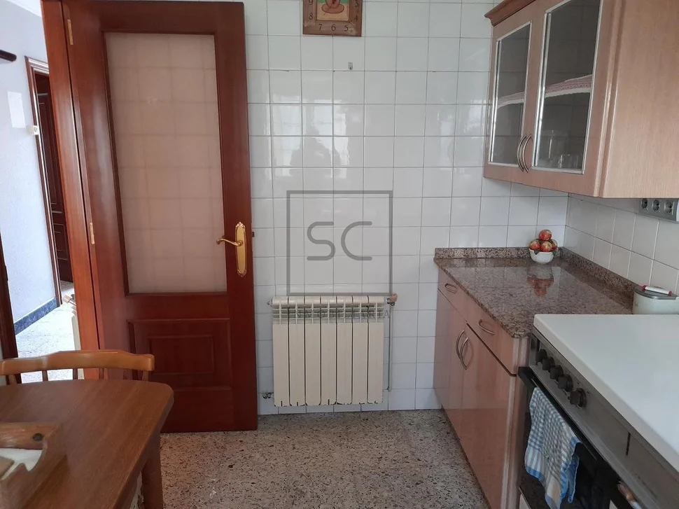 Casa de piedra con finca en franza, murgados