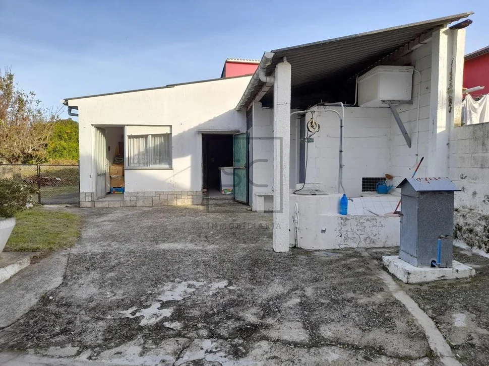 Casa de piedra con finca en franza, murgados