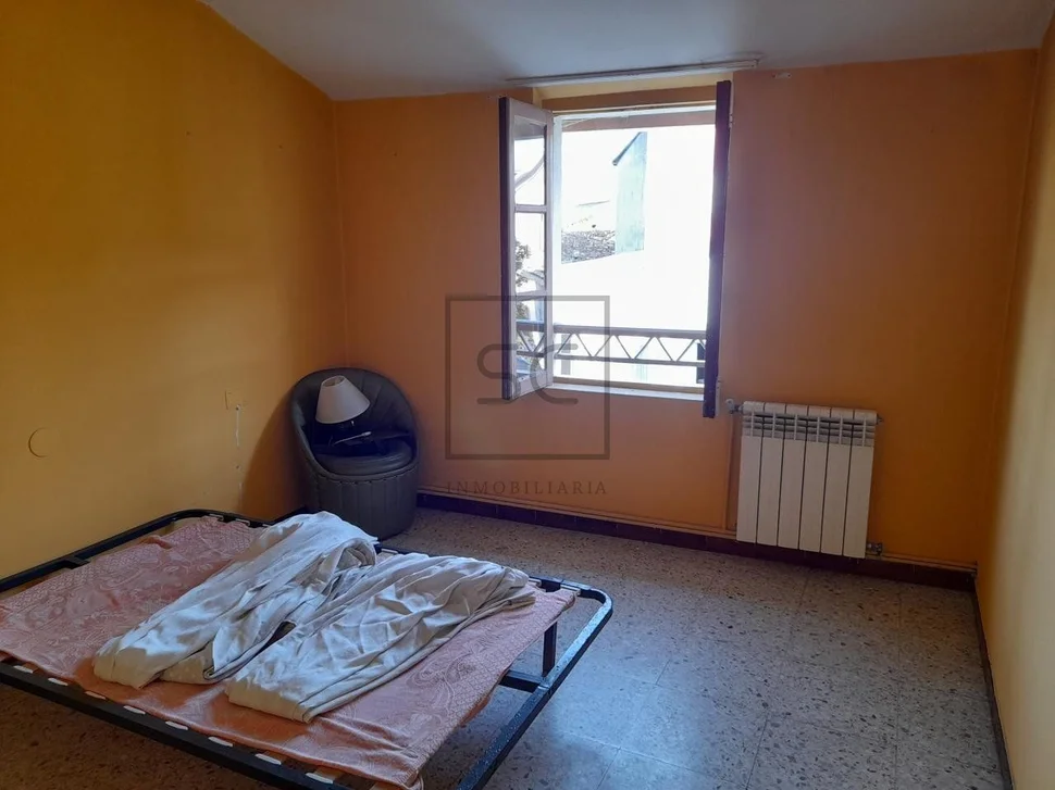 Casa de piedra con finca en franza, murgados