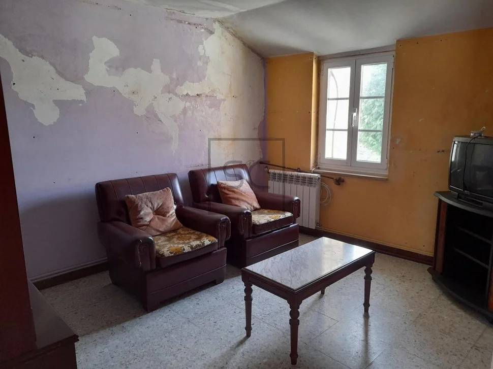 Casa de piedra con finca en franza, murgados