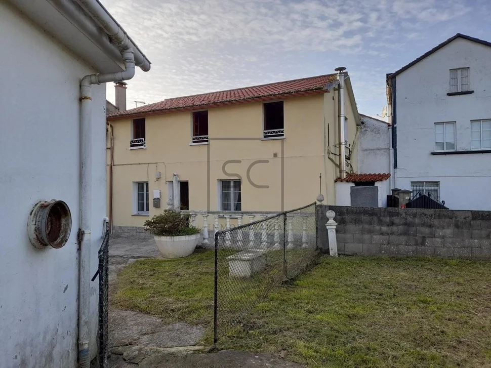 Casa de piedra con finca en franza, murgados