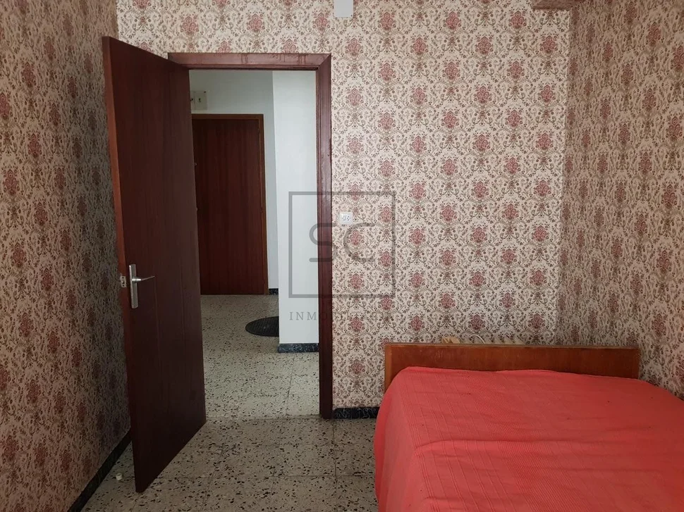 Vivienda y bajos en perlío, ferrol