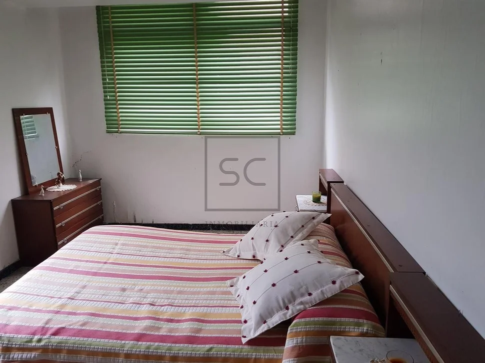 Vivienda y bajos en perlío, ferrol