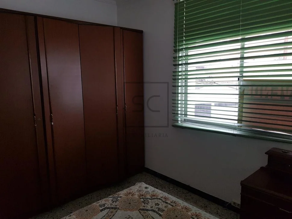 Vivienda y bajos en perlío, ferrol