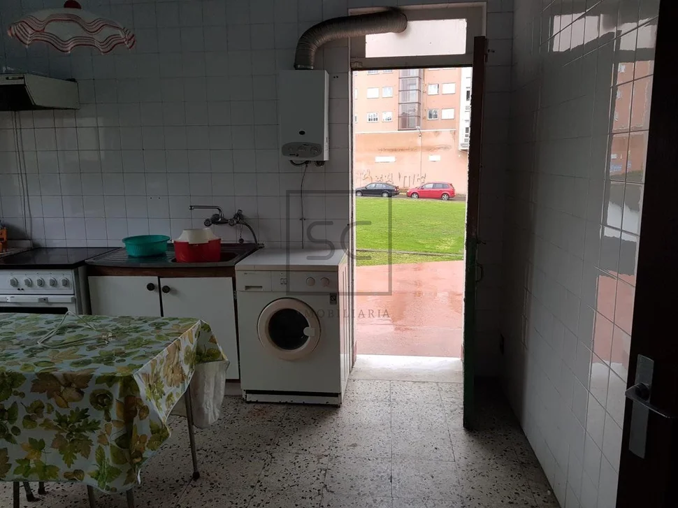 Vivienda y bajos en perlío, ferrol