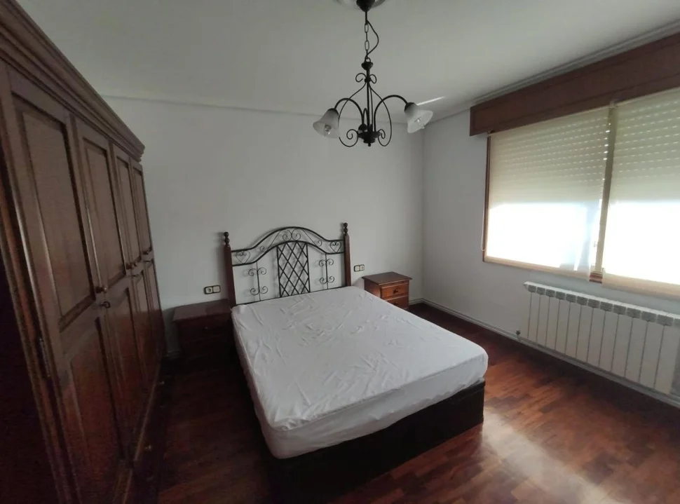 Se vende o alquila piso en la carretera de catabois (ferrol)