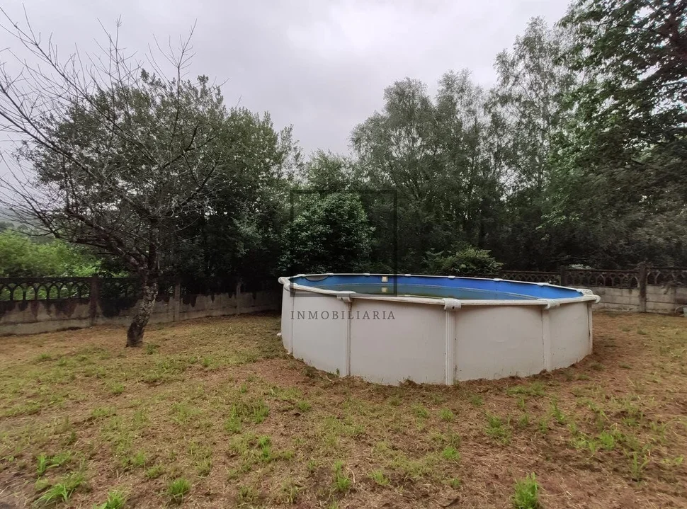 Se vende casa con piscina en pedroso en san saturino, san saruniño
