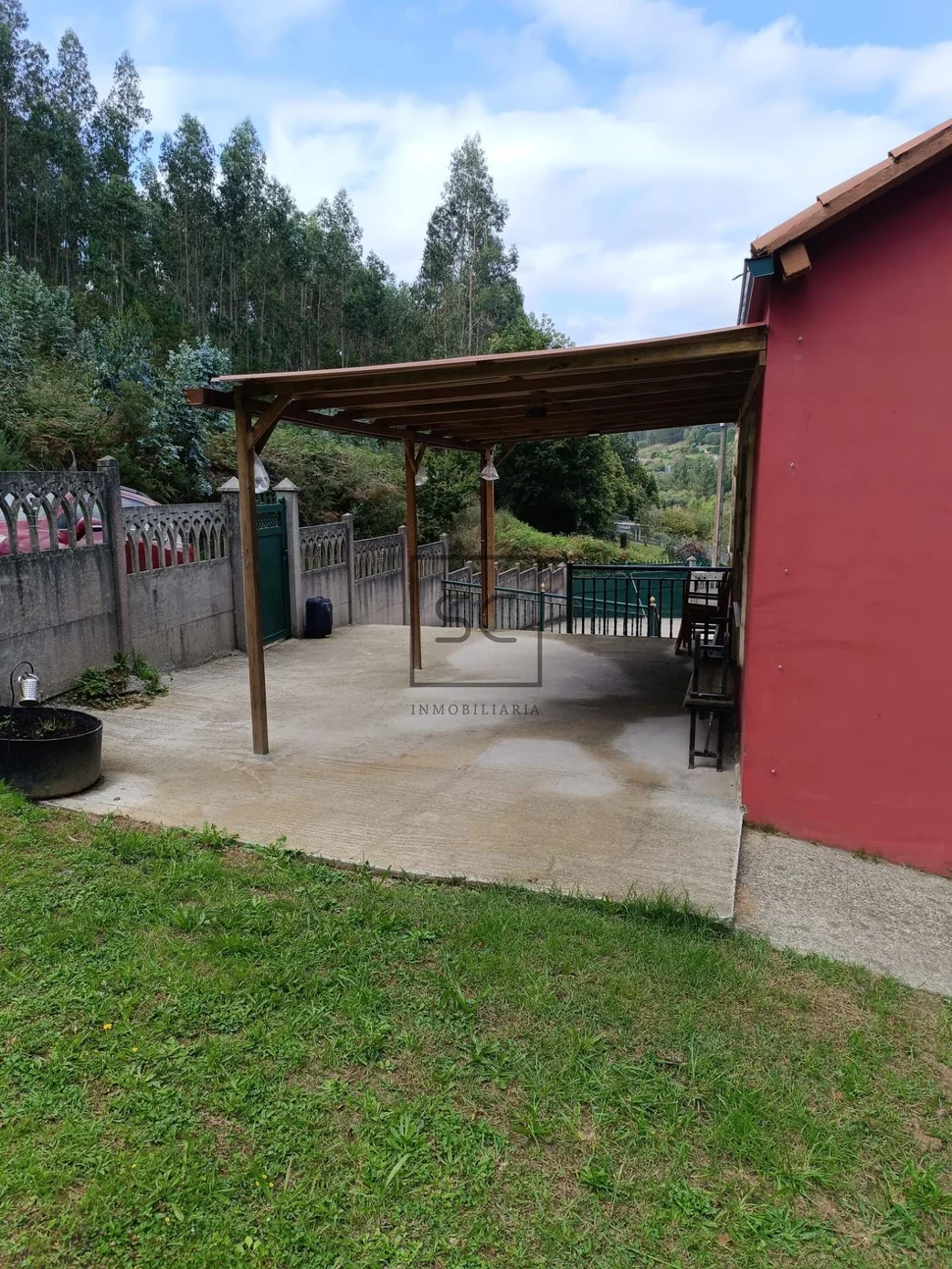 Se vende casa con piscina en pedroso en san saturino, san saruniño