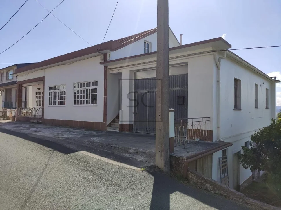 Se vende casa en casadelos en moruela, neda