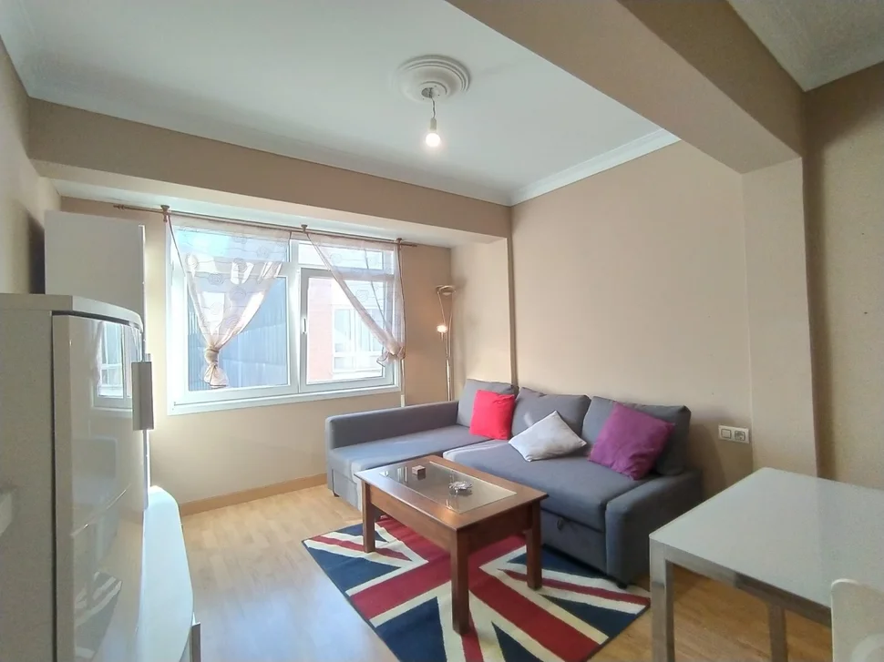 Se vende piso de 4 habitaciones en narón