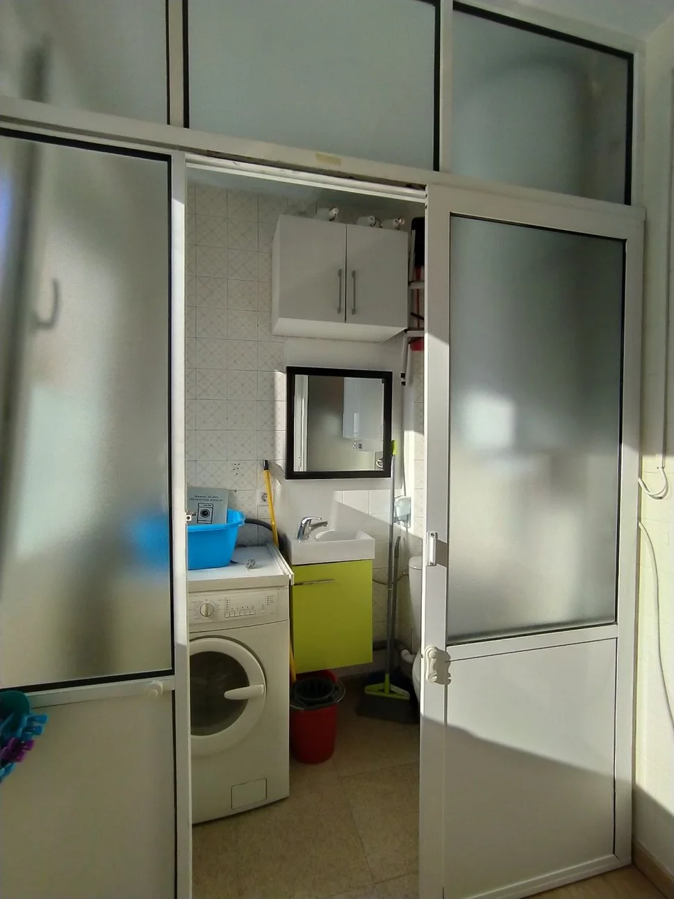 Se vende piso de 4 habitaciones en narón