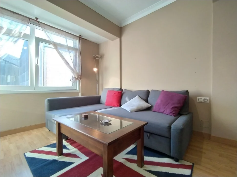 Se vende piso de 4 habitaciones en narón