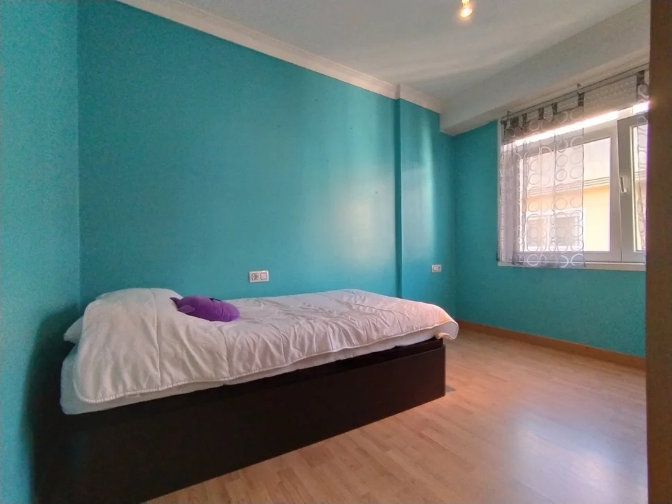 Se vende piso de 4 habitaciones en narón