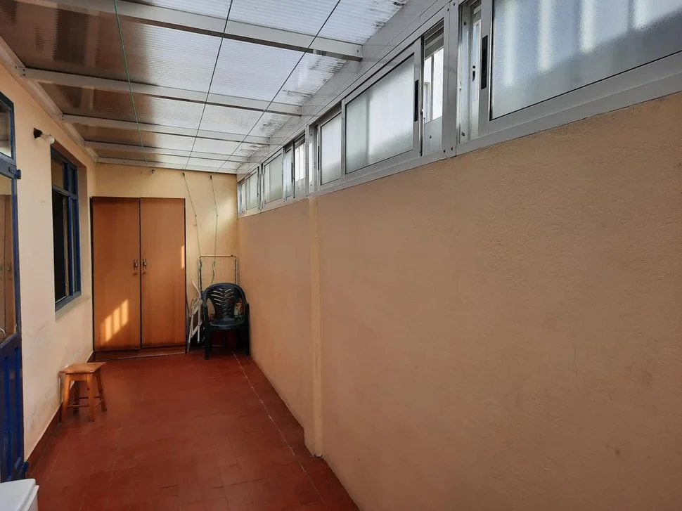 Primer piso para pequeña reforma en zona ayuntamiento narón